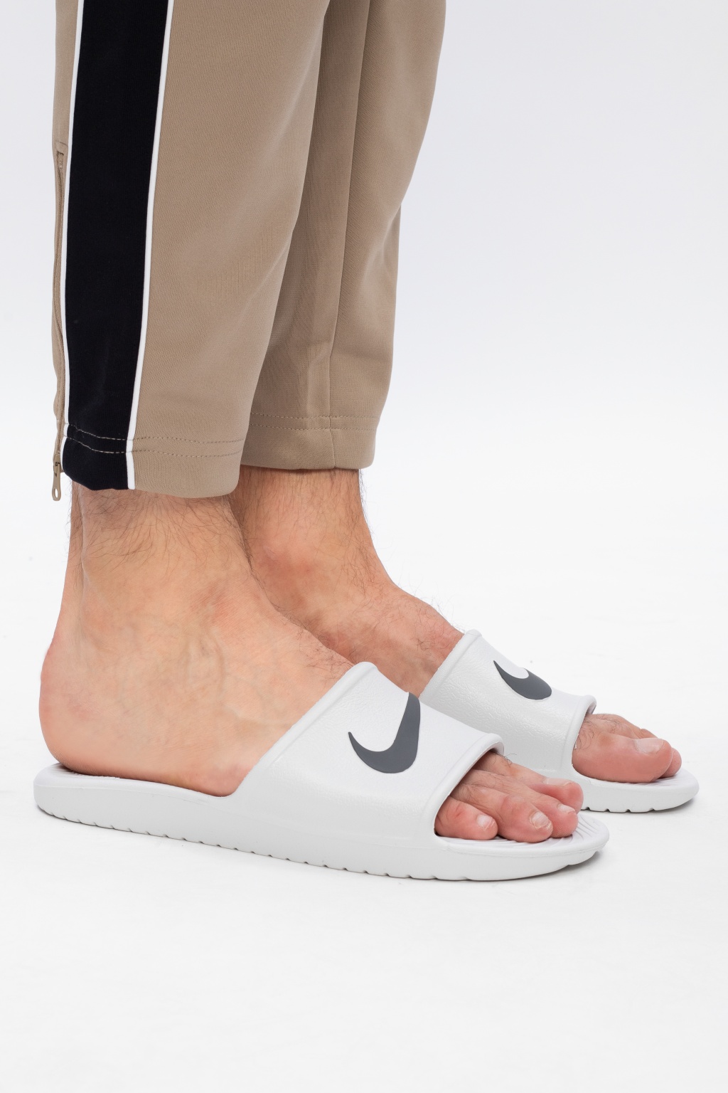 Nike kawa shower on feet on sale